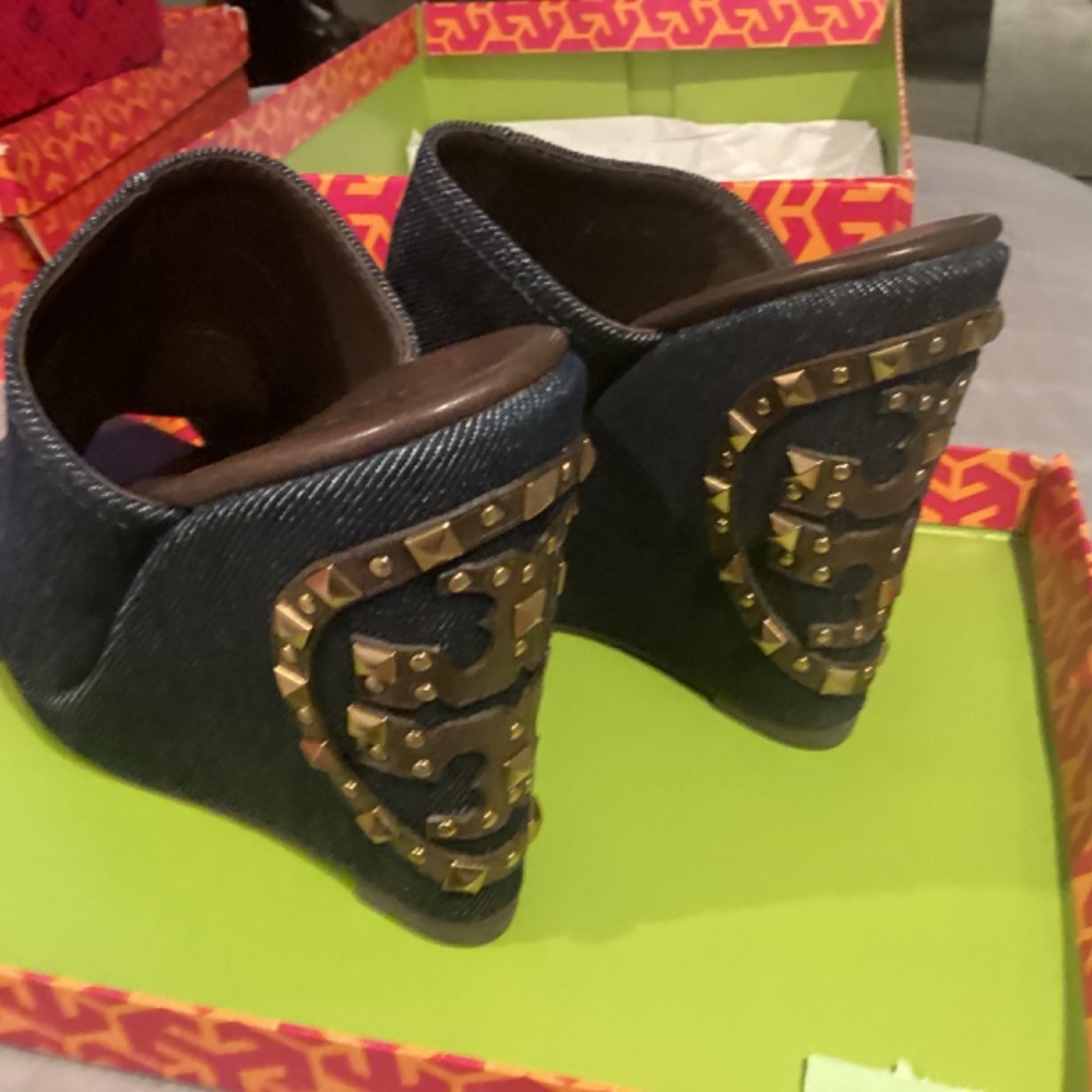 Tory Burch Meredith wedge blue denim sandals size 8.5